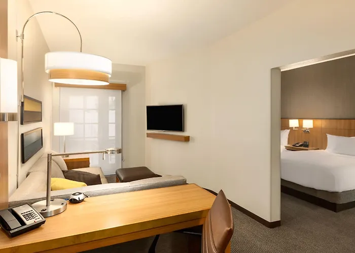 Hyatt Place Phoenix - Fashion Center 3*