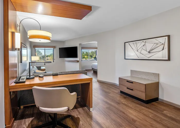 Hyatt Place Phoenix - Fashion Center 3*